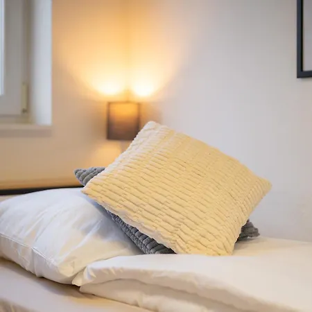 Orange 1 Apartment *