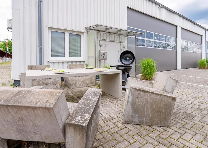 Orange 1 Apartment *