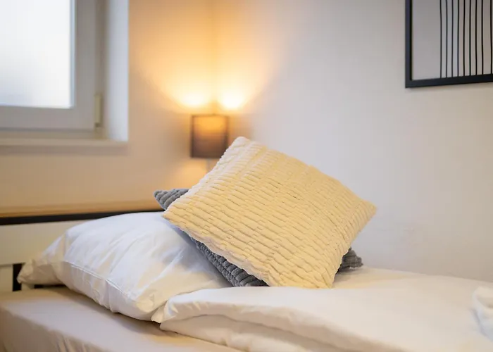 Orange 1 Apartment *